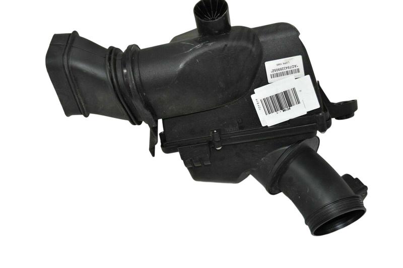 13717843289 Conducto admisión aire BMW 5 Series F10, 5 Series F10 LCI, 6 Series F06 Gran Coupé, 6 Series F06 Gran Coupé LCI, 6 Series F12, 6 Series F12 LCI, 6 Series F13, 6 Series F13 LCI