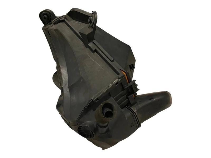 13718512599 Caja filtro de aire BMW 1 Series E82, 1 Series E88, 3 Series E90, 3 Series E90 LCI, 3 Series E91, 3 Series E91 LCI, 3 Series E92, 3 Series E92 LCI, 3 Series E93, 3 Series E93 LCI, X1 E84