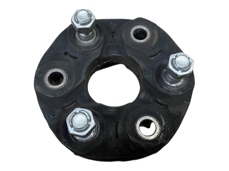 26111229360 Acoplamiento árbol transmisión trasero BMW 1 Series F20, 1 Series F20 LCI, 1 Series F21, 1 Series F21 LCI, 2 Series F22, 2 Series F22 LCI, 2 Series F23, 2 Series F23 LCI, 2 Series G42, 3 Series E46, 3 Series F30, 3 Series F30 LCI, 3 Series F31, 3 Series F31 LCI, 3 Series F34 GT LCI, 3 Series G20 Saloon, 3 Series G20 Saloon LCI, 3 Series G21 Touring LCI, 3 Series G28 Saloon, 3 Series G28 Saloon LCI, 4 Series F32, 4 Series F32 LCI, 4 Series F33, 4 Series F33 LCI, 4 Series F36 Gran Coupé LCI, 4 Series G22 Coupé LCI, 4 Series G23 Convertible LCI, 4 Series G26 Gran Coupé LCI, 5 Series E39, 5 Series F10, 5 Series F10 LCI, 5 Series F11, 5 Series F11 LCI, 5 Series G30, 5 Series G30 LCI, 5 Series G31 Touring LCI, 6 Series G32 GT LCI, 7 Series E38, 7 Series G11, 7 Series G11 LCI, 7 Series G12, 7 Series G12 LCI, 8 Series G14 Convertible, 8 Series G15 Coupé, 8 Series G16 Gran Coupé, X3 E83 LCI, X3 F25, X3 G01 LCI, X4 F26, X4 G02 LCI, X5 E53, X5 E70 LCI, X5 F15, X5 G05, X5L G18 LCI, X6 E71, X6 E72 Hybrid, X6 F16, X6 G06 LCI, X7 G07