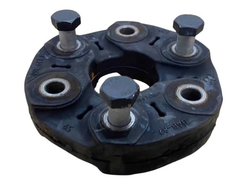 26111229360 Acoplamiento árbol transmisión trasero BMW 1 Series F20, 1 Series F20 LCI, 1 Series F21, 1 Series F21 LCI, 2 Series F22, 2 Series F22 LCI, 2 Series F23, 2 Series F23 LCI, 3 Series E46, 3 Series F30, 3 Series F30 LCI, 3 Series F31, 3 Series F31 LCI, 3 Series F34 GT LCI, 3 Series G20 Saloon, 3 Series G20 Saloon LCI, 3 Series G21 Touring, 3 Series G21 Touring LCI, 3 Series G28 Saloon, 3 Series G28 Saloon LCI, 4 Series F32, 4 Series F32 LCI, 4 Series F33, 4 Series F33 LCI, 4 Series F36 Gran Coupé LCI, 5 Series E39, 5 Series F10, 5 Series F10 LCI, 5 Series F11, 5 Series F11 LCI, 5 Series F18, 5 Series F18 LCI, 5 Series G30, 5 Series G30 LCI, 5 Series G31 Touring, 5 Series G31 Touring LCI, 6 Series G32 GT, 6 Series G32 GT LCI, 7 Series E38, 7 Series G11, 7 Series G11 LCI, 7 Series G12, 7 Series G12 LCI, 8 Series F91 M8 Convertible, 8 Series F92 M8 Coupé, 8 Series G14 Convertible, 8 Series G15 Coupé, 8 Series G16 Gran Coupé, X3 E83 LCI, X3 F25, X3 G01, X4 F26, X4 G02, X5 E53, X5 E70 LCI, X5 F15, X6 E71, X6 E72 Hybrid, X6 F16, X6 G06, X7 G07