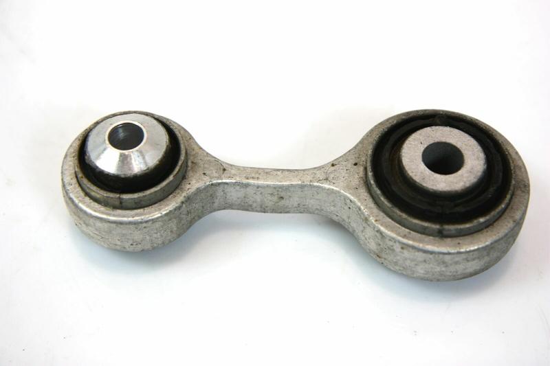 33326775683 Bieleta barra estabilizadora trasera BMW 5 Series F07 GT LCI, 5 Series F10, 5 Series F10 LCI, 5 Series F11, 5 Series F11 LCI, 5 Series F18, 5 Series F18 LCI, 6 Series F06 Gran Coupé LCI, 6 Series F12, 6 Series F12 LCI, 6 Series F13, 6 Series F13 LCI, 7 Series F01, 7 Series F01 LCI, 7 Series F02, 7 Series F02 LCI, 7 Series F04 Hybrid