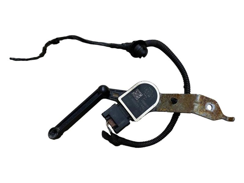 37146870000 Sensor corrector óptico faro BMW 1 Series F20, 1 Series F20 LCI, 1 Series F21, 1 Series F21 LCI, 1 Series F40, 2 Series F22, 2 Series F22 LCI, 2 Series F23, 2 Series F23 LCI, 2 Series F87 M2 LCI, 3 Series F30, 3 Series F30 LCI, 3 Series F31, 3 Series F31 LCI, 3 Series F34 GT LCI, 3 Series F35, 3 Series F35 LCI, 3 Series F80 M3 LCI, 3 Series G20 Saloon, 3 Series G20 Saloon LCI, 3 Series G21 Touring, 3 Series G21 Touring LCI, 3 Series G28 Saloon, 3 Series G28 Saloon LCI, 4 Series F32, 4 Series F32 LCI, 4 Series F33, 4 Series F33 LCI, 4 Series F36 Gran Coupé LCI, 4 Series F82 M4 LCI, 4 Series F83 M4 LCI, 5 Series F07 GT LCI, 5 Series F10, 5 Series F10 LCI, 5 Series F11, 5 Series F11 LCI, 5 Series F18, 5 Series F18 LCI, 5 Series F90 M5, 5 Series F90 M5 LCI, 5 Series G30, 5 Series G30 LCI, 5 Series G31 Touring, 5 Series G31 Touring LCI, 5 Series G38, 5 Series G38 LCI, 6 Series F06 Gran Coupé LCI, 6 Series F12, 6 Series F12 LCI, 6 Series F13, 6 Series F13 LCI, 6 Series G32 GT, 6 Series G32 GT LCI, 7 Series F01, 7 Series F01 LCI, 7 Series F02, 7 Series F02 LCI, 7 Series F04 Hybrid, 7 Series G11, 7 Series G11 LCI, 7 Series G12, 7 Series G12 LCI, 8 Series F91 M8 Convertible, 8 Series F92 M8 Coupé, 8 Series G14 Convertible, 8 Series G15 Coupé, 8 Series G16 Gran Coupé, i3 I01 LCI, i8 I12 LCI, i8 I15, MINI F55, MINI F56, X2 F39, X3 F25, X4 F26, Z4 G29