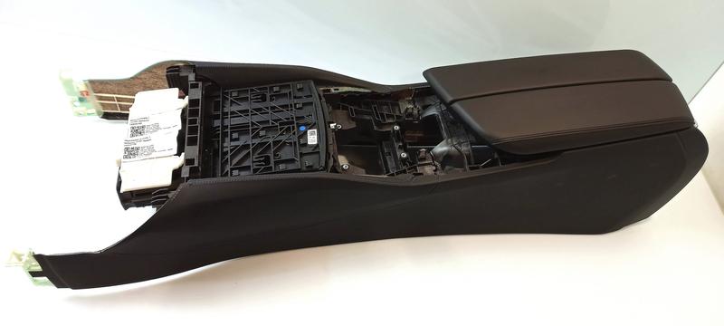 51168090710 Consola central BMW 5 Series G30, 5 Series G30 LCI, 5 Series G31 Touring, 5 Series G31 Touring LCI, 6 Series G32 GT LCI