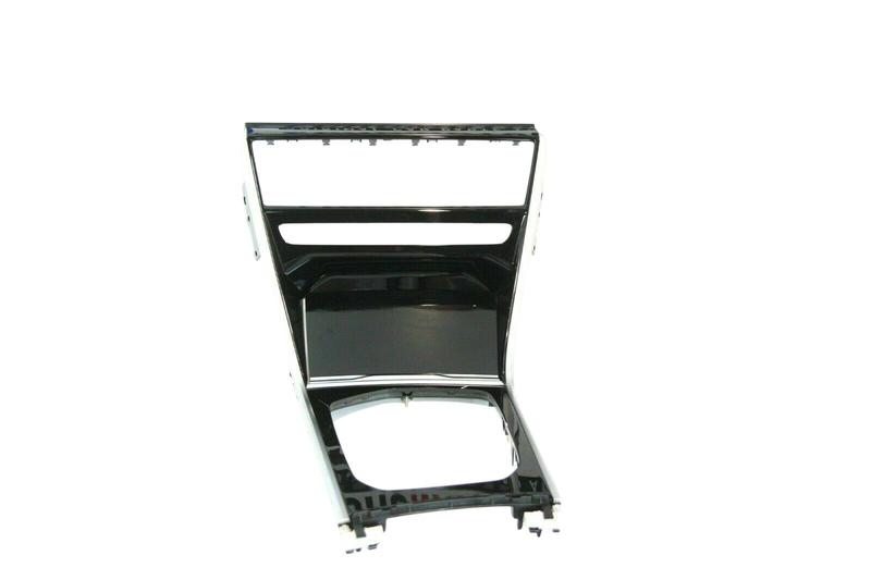 51168096319 Embellecedor consola central BMW 8 Series F91 M8 Convertible, 8 Series F92 M8 Coupé, 8 Series G14 Convertible, 8 Series G15 Coupé, 8 Series G16 Gran Coupé