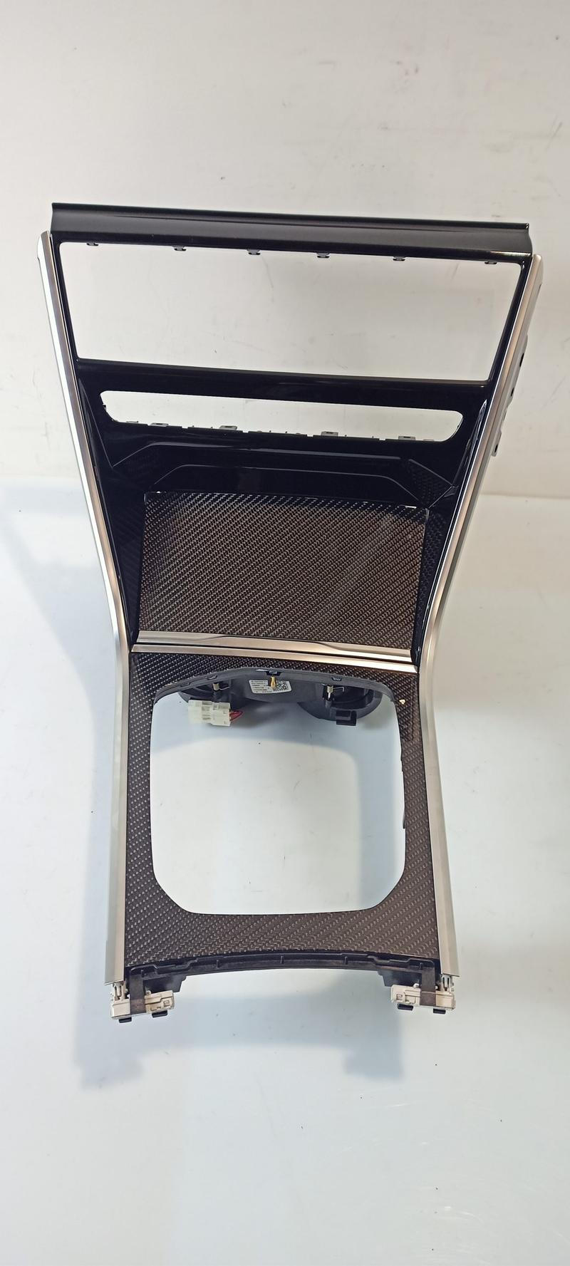 51168096321 Embellecedor consola central BMW 8 Series F91 M8 Convertible, 8 Series F92 M8 Coupé, 8 Series G14 Convertible, 8 Series G15 Coupé, 8 Series G16 Gran Coupé