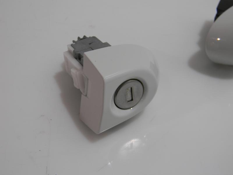 51217162434 Embellecedor tirador puerta delantera BMW 2 Series F22, 2 Series F23, 2 Series F87 M2, 3 Series F80 M3