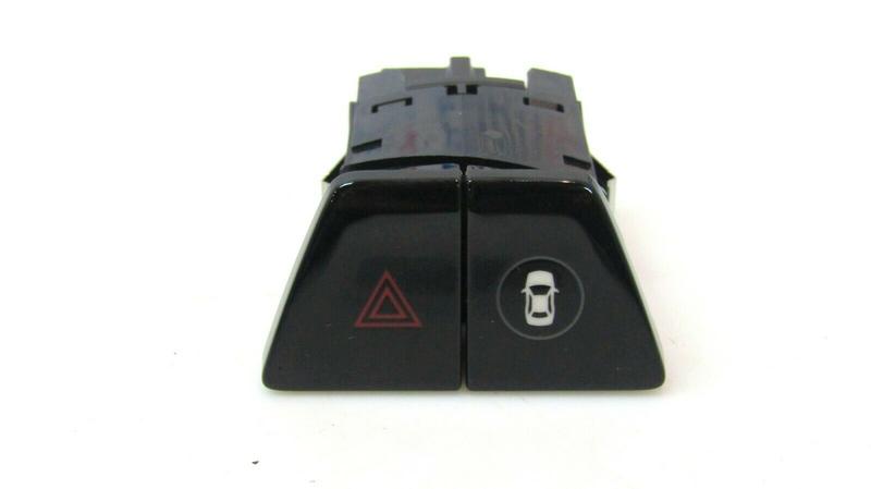 61316993047 Triángulo de emergencia BMW 5 Series F90 M5, 5 Series F90 M5 LCI, 5 Series G30, 5 Series G30 LCI, 6 Series G32 GT, 6 Series G32 GT LCI, 7 Series G11, 7 Series G11 LCI, 7 Series G12, 7 Series G12 LCI