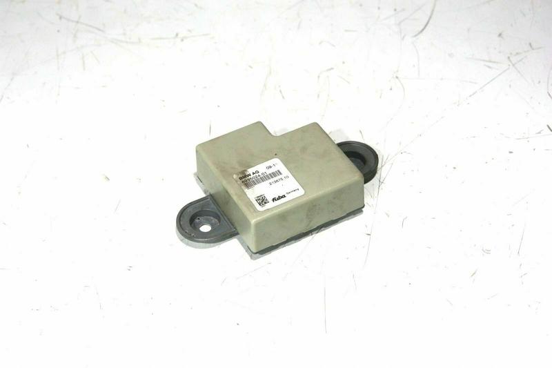 65206935024 Amplificador antena BMW 1 Series E88, 3 Series E90, 3 Series E90 LCI, 3 Series E92, 3 Series E92 LCI, 3 Series E93, 3 Series E93 LCI, 5 Series E60, 5 Series E60 LCI, 5 Series E61, 5 Series E61 LCI, 5 Series F07 GT LCI, 5 Series F10, 5 Series F10 LCI, 5 Series F11, 5 Series F11 LCI, 5 Series F18, 5 Series F18 LCI, 6 Series E63, 6 Series E63 LCI, 6 Series E64, 6 Series E64 LCI, 6 Series F12, 6 Series F12 LCI, 6 Series F13, 6 Series F13 LCI, 7 Series E65, 7 Series E66, 7 Series F01, 7 Series F01 LCI, 7 Series F02, 7 Series F02 LCI, 7 Series F04 Hybrid, X3 F25, X4 F26, X5 E70, X6 E71, X6 E72 Hybrid, Z4 E89