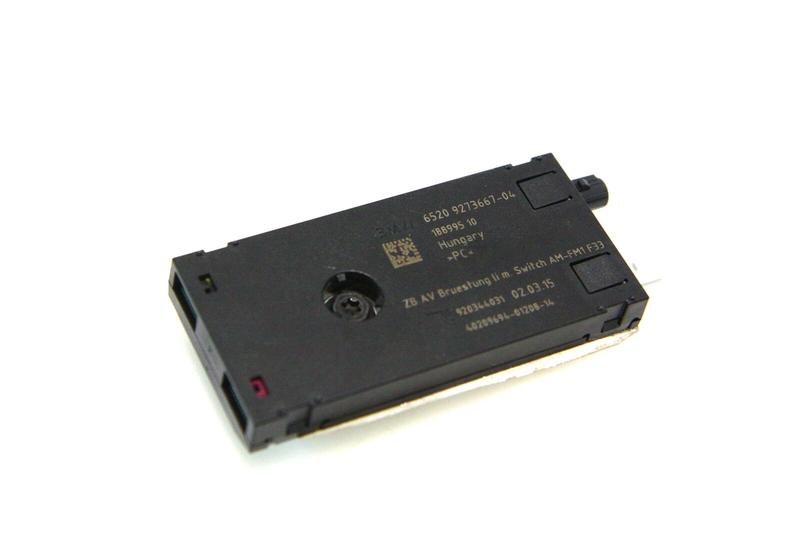 65209273667 Amplificador antena BMW 4 Series F33, 4 Series F33 LCI, 4 Series F82 M4, 4 Series F83 M4