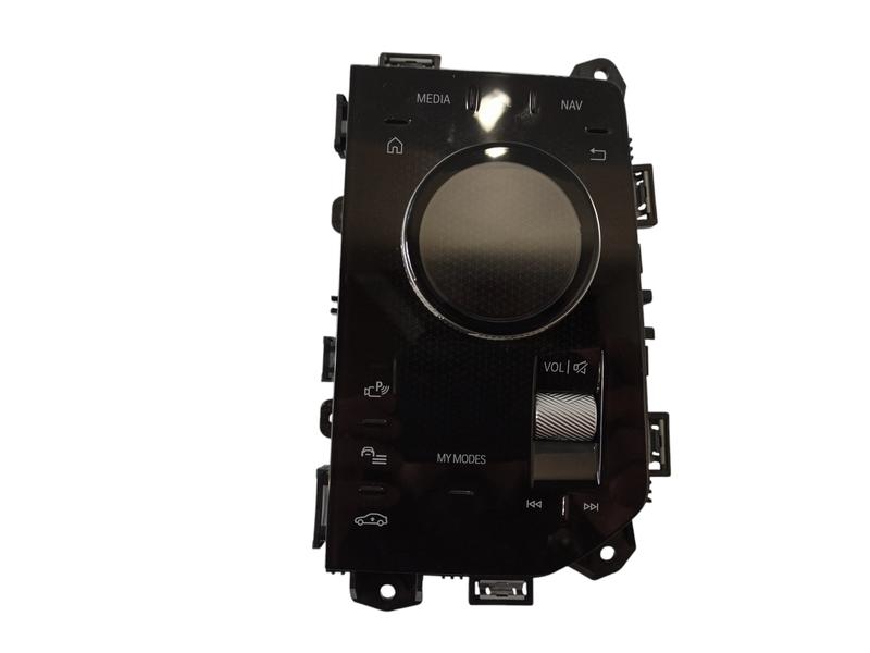 65825A73B23 EXMAESTRO electrónica y volantes BMW 7 Series G70