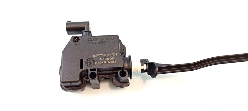 67117270792 Motor cierre centralizado BMW 1 Series F20, 1 Series F20 LCI, 1 Series F21, 1 Series F21 LCI, 2 Series F22, 2 Series F22 LCI, 2 Series F23, 2 Series F23 LCI, 2 Series F87 M2 LCI, 3 Series F30, 3 Series F30 LCI, 3 Series F31, 3 Series F31 LCI, 3 Series F34 GT LCI, 3 Series F35, 3 Series F35 LCI, 3 Series F80 M3 LCI, 4 Series F36 Gran Coupé LCI, 4 Series F82 M4 LCI, X5 F15, X5 M F85