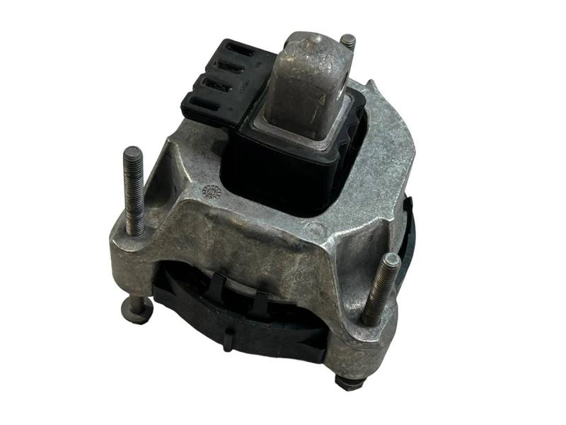 6860488 Soporte motor 5 Series G30, 5 Series G30 LCI, 5 Series G31 Touring, 5 Series G31 Touring LCI, 5 Series G38, 5 Series G38 LCI, 6 Series G32 GT, 6 Series G32 GT LCI, 7 Series G11, 7 Series G11 LCI, 7 Series G12, 7 Series G12 LCI