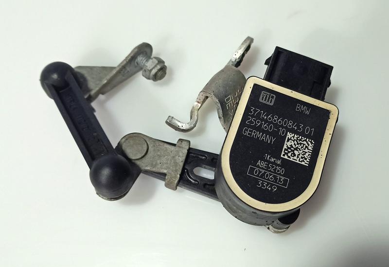 6860843 Sensor corrector óptico faro BMW 1 Series F20, 1 Series F20 LCI, 1 Series F21, 1 Series F21 LCI, 2 Series F22, 2 Series F22 LCI, 2 Series F23, 2 Series F23 LCI, 2 Series F87 M2, 2 Series F87 M2 LCI, 3 Series F30, 3 Series F30 LCI, 3 Series F31, 3 Series F31 LCI, 3 Series F34 GT LCI, 3 Series F35, 3 Series F35 LCI, 3 Series F80 M3 LCI, 4 Series F32, 4 Series F32 LCI, 4 Series F33, 4 Series F33 LCI, 4 Series F36 Gran Coupé, 4 Series F36 Gran Coupé LCI, 4 Series F82 M4, 4 Series F82 M4 LCI, 4 Series F83 M4, 4 Series F83 M4 LCI, 5 Series F07 GT LCI, 5 Series F10, 5 Series F10 LCI, 5 Series F11, 5 Series F11 LCI, 5 Series F18, 5 Series F18 LCI, 6 Series F06 Gran Coupé LCI, 6 Series F12, 6 Series F12 LCI, 6 Series F13, 6 Series F13 LCI, 7 Series F01, 7 Series F01 LCI, 7 Series F02, 7 Series F02 LCI, 7 Series F04 Hybrid, X3 F25, X4 F26