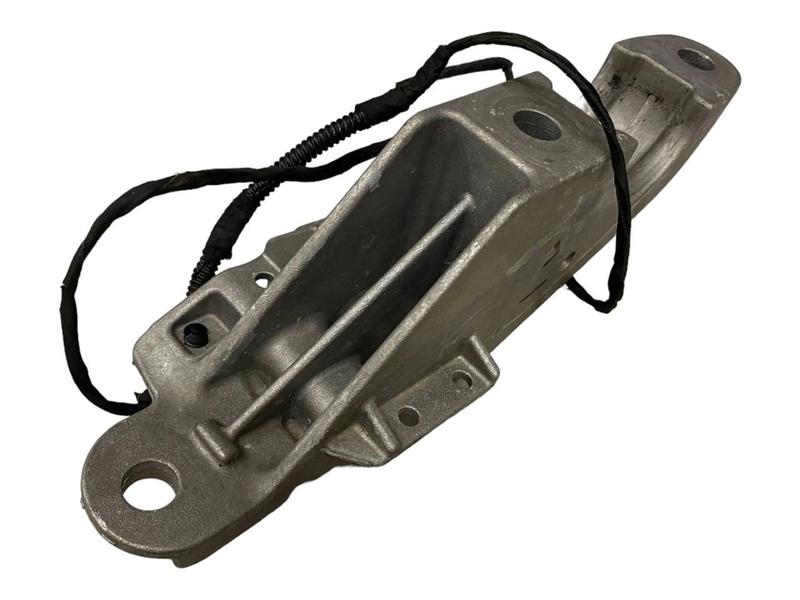 6884012 Soporte barra estabilizadora delantera 5 Series F90 M5, 5 Series F90 M5 LCI, 5 Series G30, 5 Series G30 LCI, 5 Series G31 Touring, 5 Series G31 Touring LCI, 5 Series G38, 5 Series G38 LCI, 6 Series G32 GT, 6 Series G32 GT LCI, 7 Series G11, 7 Series G11 LCI, 7 Series G12, 7 Series G12 LCI, 8 Series F91 M8 Convertible, 8 Series F92 M8 Coupé, 8 Series G14 Convertible, 8 Series G15 Coupé, 8 Series G16 Gran Coupé