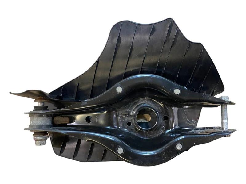 6884694 Brazo superior suspensión trasera BMW 1 Series F20, 1 Series F20 LCI, 1 Series F21, 3 Series G20 Saloon, 3 Series G20 Saloon LCI, Z4 G29