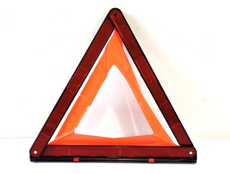 71606770487 Triángulo de emergencia 1 Series E81, 1 Series E82, 1 Series E87, 1 Series E87 LCI, 1 Series E88, 1 Series F20, 1 Series F20 LCI, 1 Series F21, 1 Series F21 LCI, 1 Series F40, 2 Series F22, 2 Series F22 LCI, 2 Series F23, 2 Series F23 LCI, 2 Series F45 Active Tourer LCI, 2 Series F46 Gran Tourer LCI, 2 Series F87 M2 LCI, 3 Series E46, 3 Series E90, 3 Series E90 LCI, 3 Series E91, 3 Series E91 LCI, 3 Series E92, 3 Series E92 LCI, 3 Series E93, 3 Series E93 LCI, 3 Series F30, 3 Series F30 LCI, 3 Series F31, 3 Series F31 LCI, 3 Series F34 GT LCI, 3 Series F35, 3 Series F35 LCI, 3 Series F80 M3 LCI, 3 Series G20 Saloon, 3 Series G20 Saloon LCI, 3 Series G21 Touring, 3 Series G21 Touring LCI, 4 Series F32, 4 Series F32 LCI, 4 Series F33, 4 Series F33 LCI, 4 Series F36 Gran Coupé LCI, 4 Series F82 M4 LCI, 4 Series F83 M4 LCI, 5 Series E39, 5 Series E60, 5 Series E60 LCI, 5 Series F07 GT LCI, 5 Series F10, 5 Series F10 LCI, 5 Series F11, 5 Series F11 LCI, 5 Series F18, 5 Series F18 LCI, 5 Series F90 M5, 5 Series F90 M5 LCI, 5 Series G30, 5 Series G30 LCI, 5 Series G31 Touring, 5 Series G31 Touring LCI, 5 Series G38, 5 Series G38 LCI, 6 Series F06 Gran Coupé LCI, 6 Series F12, 6 Series F12 LCI, 6 Series F13, 6 Series F13 LCI, 6 Series G32 GT, 6 Series G32 GT LCI, 7 Series E38, 7 Series E65, 7 Series E66, 7 Series F01, 7 Series F01 LCI, 7 Series F02, 7 Series F02 LCI, 7 Series F04 Hybrid, 7 Series G11, 7 Series G11 LCI, 7 Series G12, 7 Series G12 LCI, 8 Series F91 M8 Convertible, 8 Series F92 M8 Coupé, 8 Series G14 Convertible, 8 Series G15 Coupé, 8 Series G16 Gran Coupé, i3 I01 LCI, i8 I12 LCI, i8 I15, MINI Cabrio F57, MINI Cabrio R52, MINI Cabrio R57 LCI, MINI Clubman F54 LCI, MINI Clubman R55 LCI, MINI Countryman F60, MINI Countryman R60, MINI Coupé R58, MINI F55, MINI F56, MINI Paceman R61, MINI R50, MINI R53, MINI R56 LCI, MINI Roadster R59, X1 E84, X1 F48 LCI, X2 F39, X3 E83 LCI, X3 F25, X3 G01, X4 F26, X4 G02, X4 M F98, X5 E53, X5 E70 LCI, X5 F15, X5 G05, X5 M F85, X6 E71, X6 E72 Hybrid, X6 F16, X6 G06, X6 M F86, X7 G07, Z3 E36, Z4 E85, Z4 E89, Z4 G29, Z8 E52