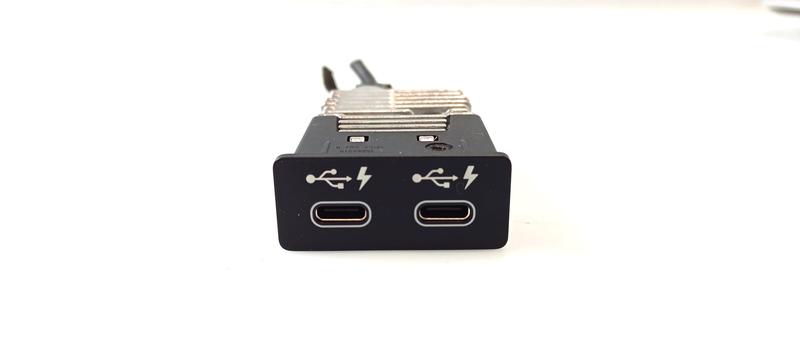 84105A3C3B7 Conector USB BMW 2 Series U06 Active Tourer, X1 U11