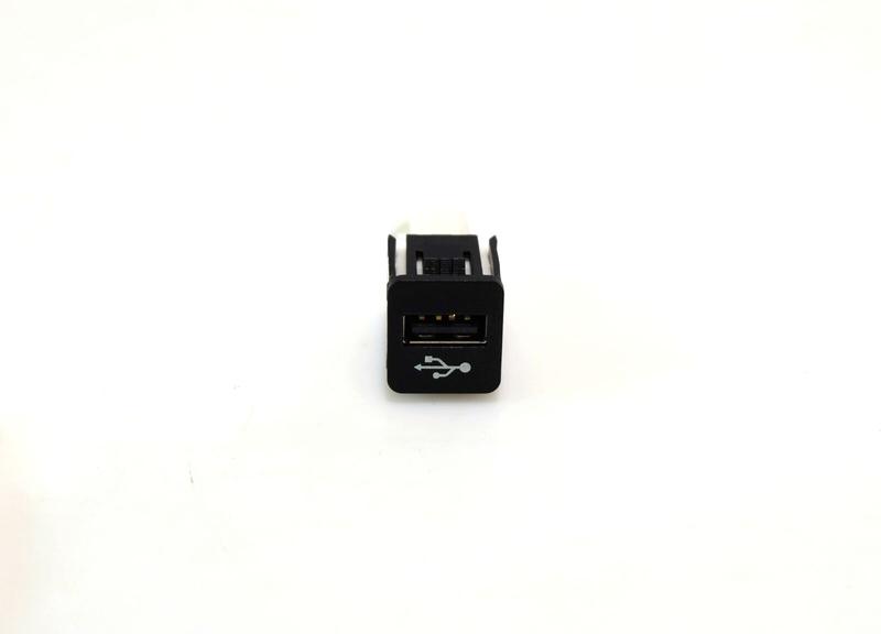 84109229294 Conector USB BMW 1 Series F20, 1 Series F20 LCI, 1 Series F21, 1 Series F21 LCI, 1 Series F40, 1 Series F52 Saloon, 2 Series F22, 2 Series F22 LCI, 2 Series F23