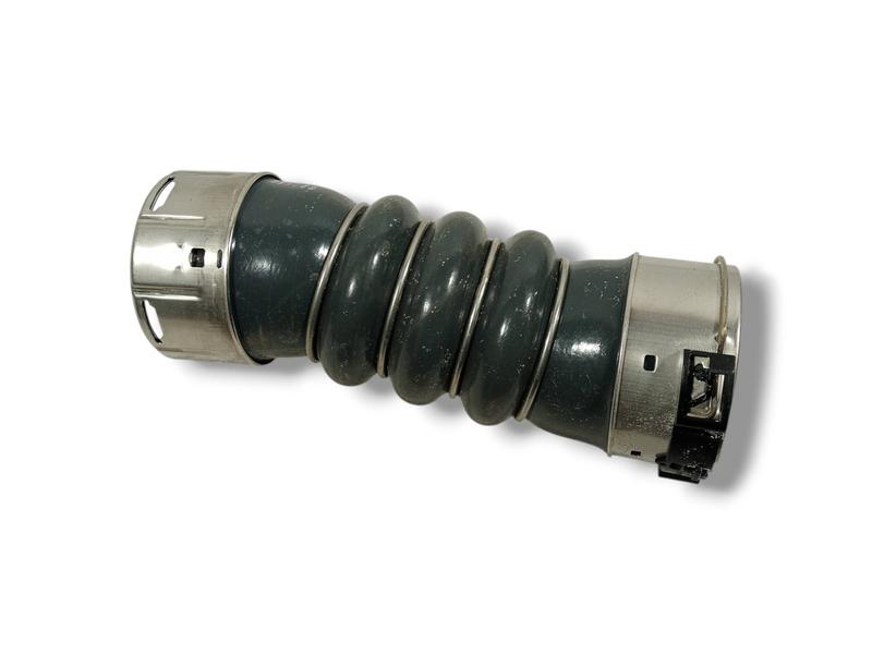 8599391 Manguera intercooler BMW 5 Series G30, 5 Series G30 LCI, 5 Series G31 Touring LCI, 6 Series G32 GT LCI, 7 Series G11, 7 Series G11 LCI, 7 Series G12, 7 Series G12 LCI, 8 Series G14 Convertible, 8 Series G15 Coupé, 8 Series G16 Gran Coupé, X5 G05 LCI, X6 G06 LCI, X7 G07 LCI