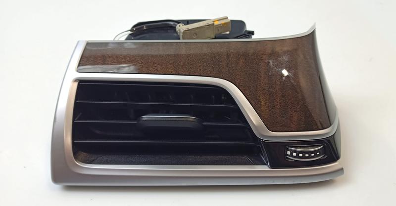 9299497 Rejilla lateral salpicadero BMW 7 Series G11, 7 Series G11 LCI, 7 Series G12, 7 Series G12 LCI